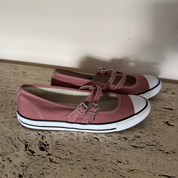 Converse Wmns Chuck Taylor All Star Dainty Mary Jane. Size 8. MSRP $90 - Picture 11 of 17